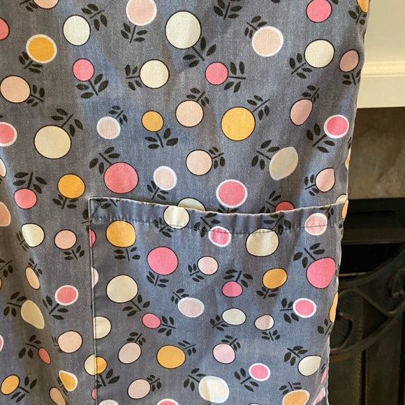 Scrub H.Q. Ladies SZ Small Top Blue/Green/Pink Floral - Picture 7 of 7